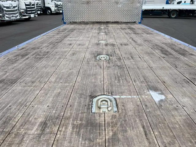 いすゞ フォワード 2RG-FTR90V2(2WD)の写真18