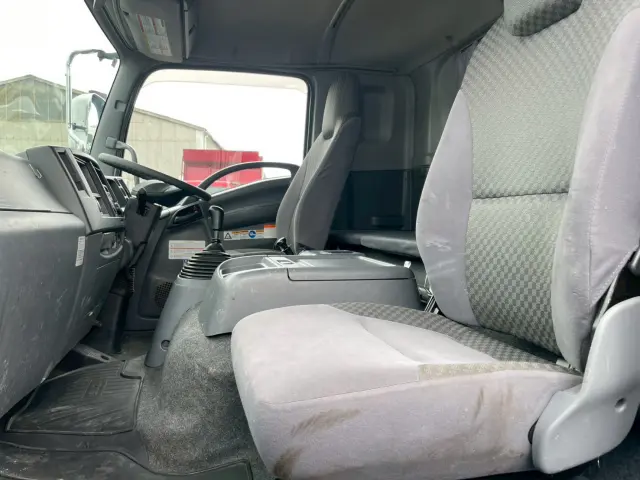 いすゞ フォワード 2RG-FTR90V2(2WD)の写真42