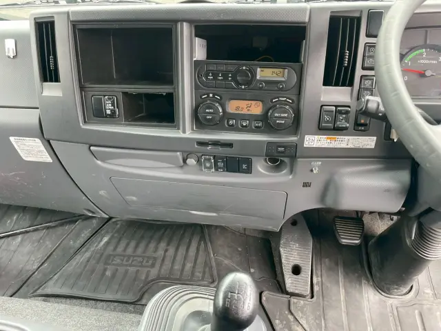いすゞ フォワード 2RG-FTR90V2(2WD)の写真44