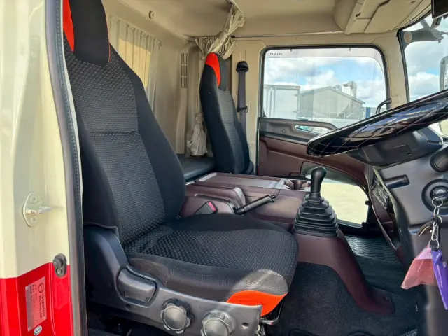 日野 レンジャー 2KG-FE2ABA(2WD)の写真31