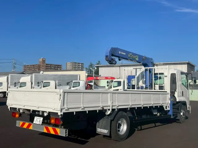 いすゞ フォワード TKG-FRR90S2(2WD)の写真4