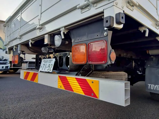 いすゞ フォワード TKG-FRR90S2(2WD)の写真23