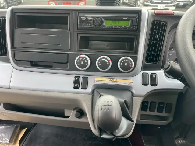 三菱 キャンター 2RG-FEB80(2WD)の写真35