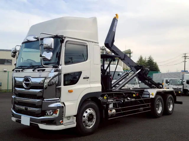 日野 プロフィア 2KG-FS1AJE(2WD)の写真1