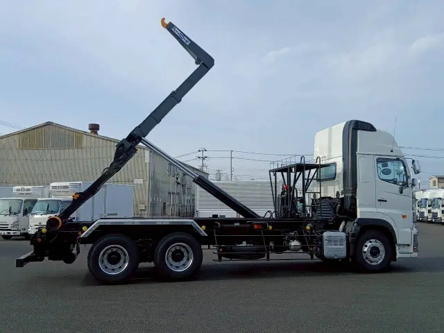 日野 プロフィア 2KG-FS1AJE(2WD)の写真9