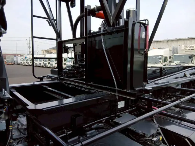 日野 プロフィア 2KG-FS1AJE(2WD)の写真14