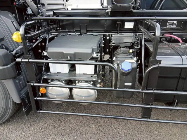 日野 プロフィア 2KG-FS1AJE(2WD)の写真16