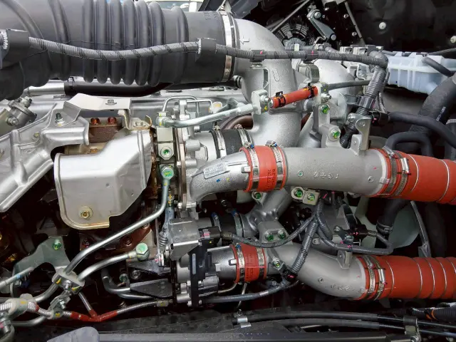 日野 プロフィア 2KG-FS1AJE(2WD)の写真29