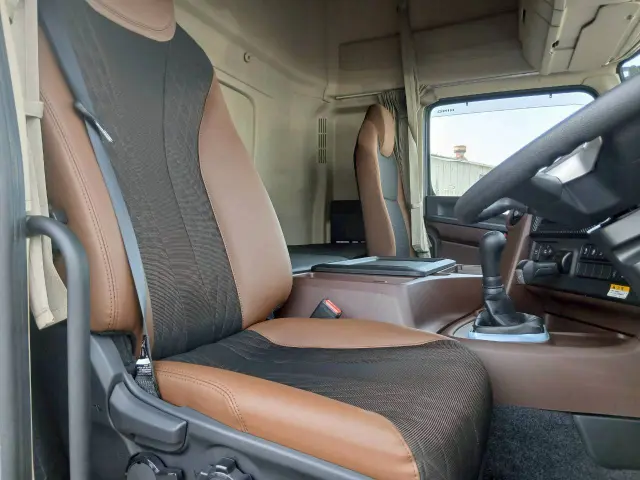 日野 プロフィア 2KG-FS1AJE(2WD)の写真31