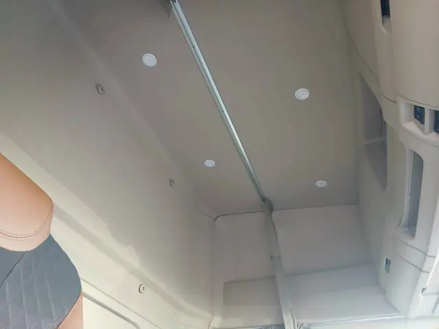 日野 プロフィア 2KG-FS1AJE(2WD)の写真32