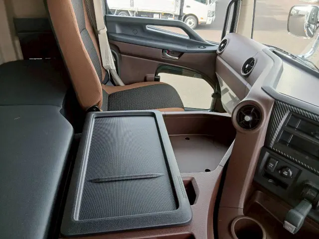 日野 プロフィア 2KG-FS1AJE(2WD)の写真33