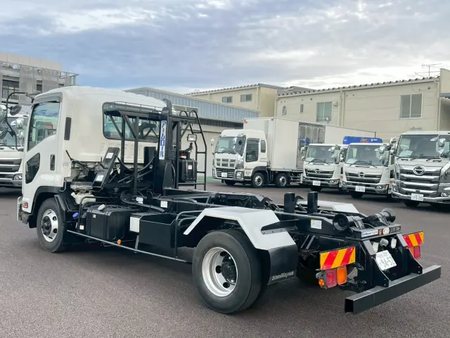 いすゞ フォワード 2RG-FRR90S2(2WD)の写真6