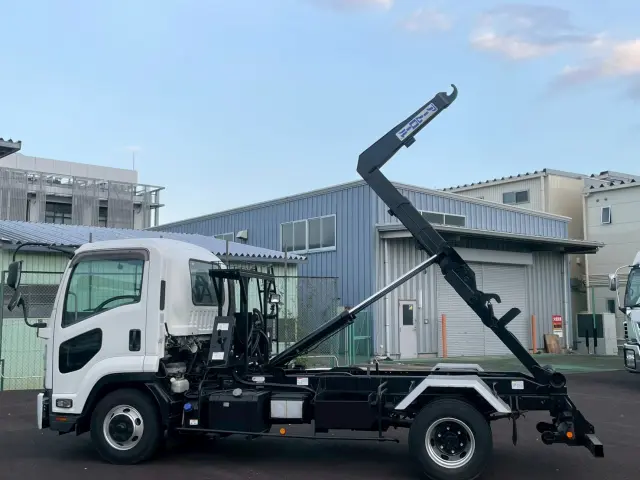 いすゞ フォワード 2RG-FRR90S2(2WD)の写真10