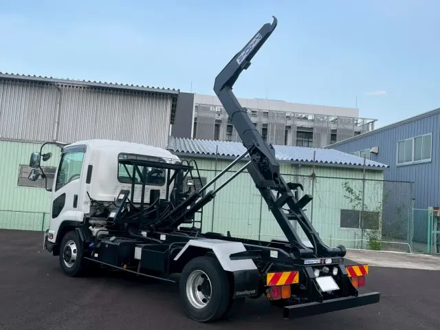 いすゞ フォワード 2RG-FRR90S2(2WD)の写真11