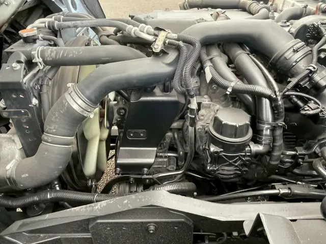 いすゞ フォワード 2RG-FRR90S2(2WD)の写真27