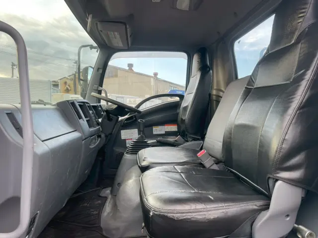 いすゞ フォワード 2RG-FRR90S2(2WD)の写真35