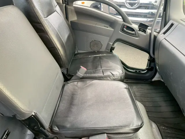 いすゞ フォワード 2RG-FRR90S2(2WD)の写真36