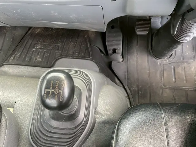 いすゞ フォワード 2RG-FRR90S2(2WD)の写真37