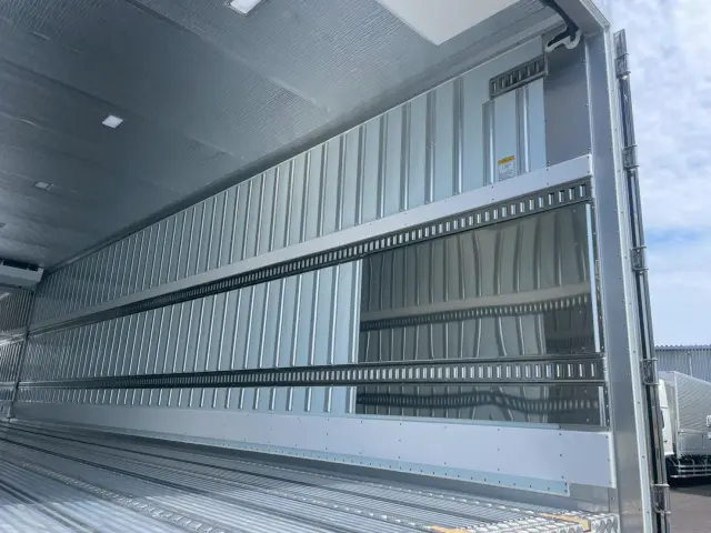 日野 プロフィア 2KG-FR1AHC(6x2)の写真12