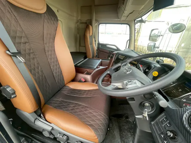 日野 プロフィア 2KG-FR1AHC(6x2)の写真27