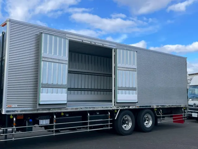 日野 プロフィア 2KG-FR1AHC(2WD)の写真8