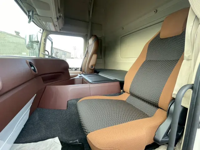 日野 プロフィア 2KG-FR1AHC(2WD)の写真20