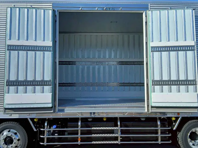 日野 プロフィア 2KG-FW1AHB(8x4)の写真8