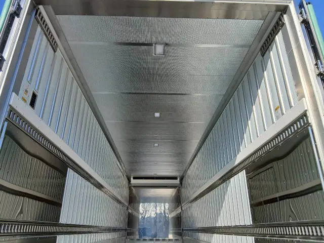 日野 プロフィア 2KG-FW1AHB(8x4)の写真11