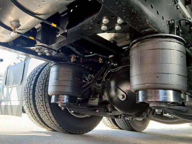 日野 プロフィア 2KG-FW1AHB(8x4)の写真25