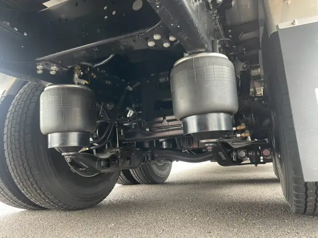 日野 プロフィア 2KG-FR1AHC(8x4)の写真20
