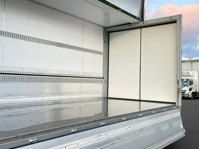 日野 レンジャー 2KG-GD2ABG(2WD)の写真16