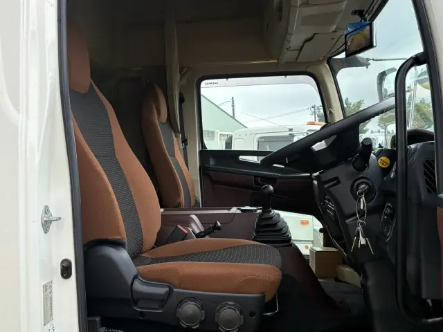 日野 レンジャー 2KG-FE2ACG(2WD)の写真42