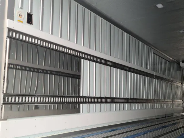 日野 プロフィア 2KG-FR1AHC(6x2)の写真11