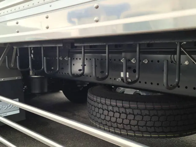 日野 プロフィア 2KG-FR1AHC(6x2)の写真34