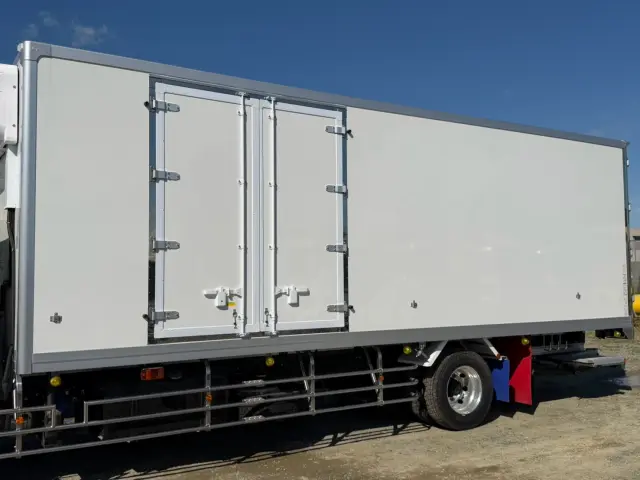 日野 レンジャー 2KG-FE2ACG(2WD)の写真7