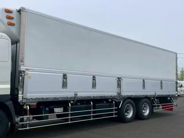 日野 プロフィア 2DG-FR1AHG(2WD)の写真8