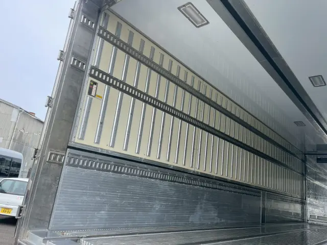 日野 プロフィア 2DG-FR1AHG(2WD)の写真11