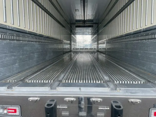 日野 プロフィア 2DG-FR1AHG(2WD)の写真12