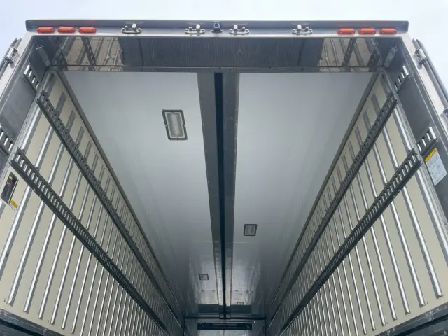 日野 プロフィア 2DG-FR1AHG(2WD)の写真13