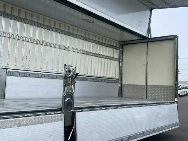 日野 プロフィア 2DG-FR1AHG(2WD)の写真17