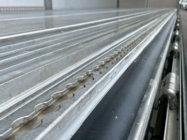 日野 プロフィア 2DG-FR1AHG(2WD)の写真18