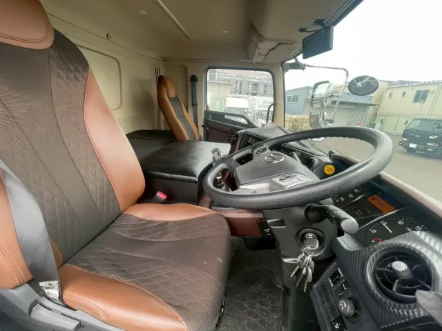 日野 プロフィア 2DG-FR1AHG(2WD)の写真40