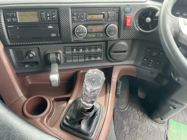 日野 プロフィア 2DG-FR1AHG(2WD)の写真44