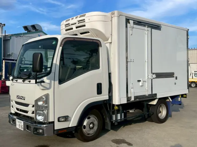 いすゞ エルフ TPG-NLR85AN(2WD)の写真1