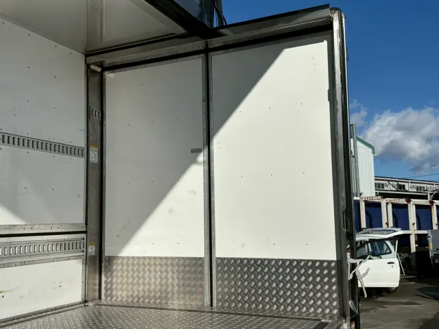 日野 レンジャー 2KG-FD2ABG(2WD)の写真16