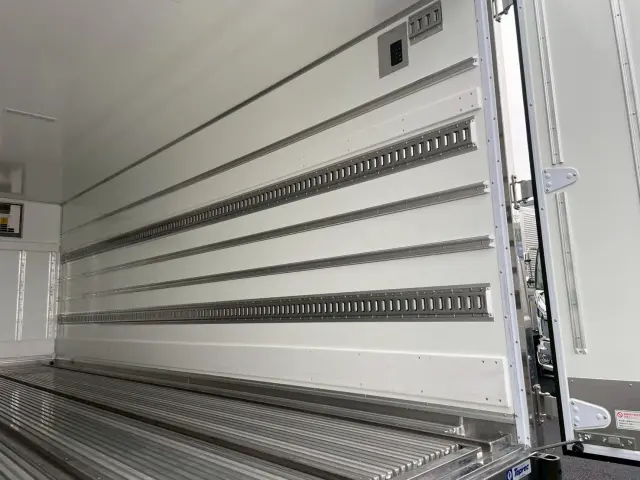 日野 レンジャー 2KG-FD2ABG(2WD)の写真11