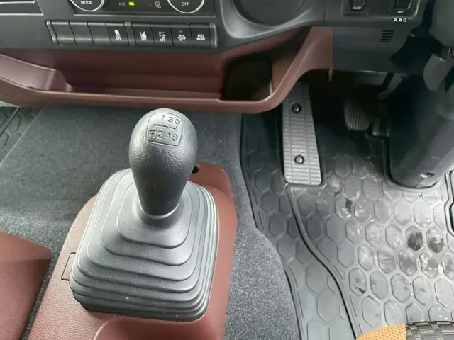 日野 レンジャー 2KG-FD2ABG(2WD)の写真28