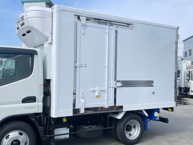 三菱 キャンター 2RG-FBAV0(2WD)の写真7