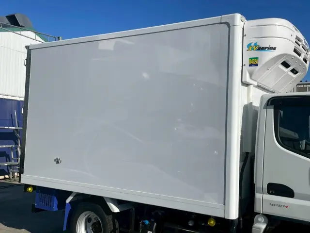 三菱 キャンター 2RG-FBAV0(2WD)の写真8