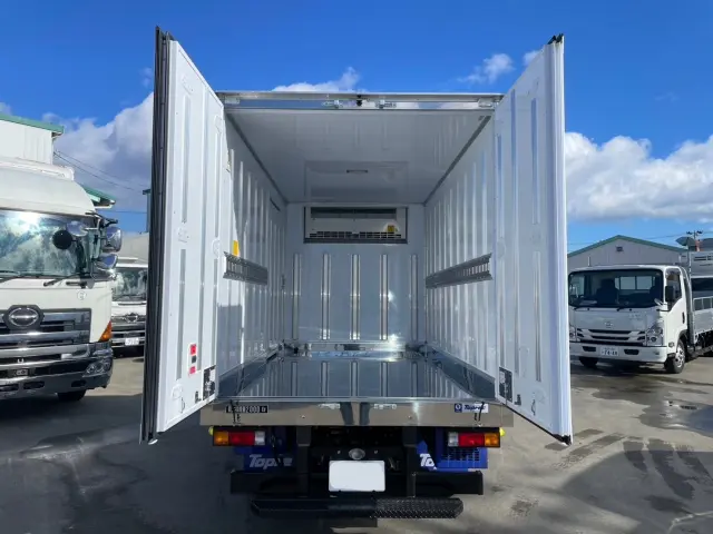 三菱 キャンター 2RG-FBAV0(2WD)の写真9